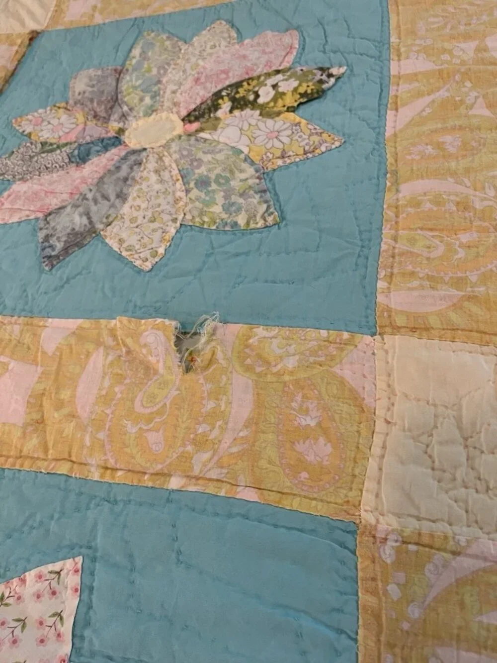Dresden Floral Pinwheel Plates Quilt Pastel Scalloped Vtg Hand Stitched 60x80